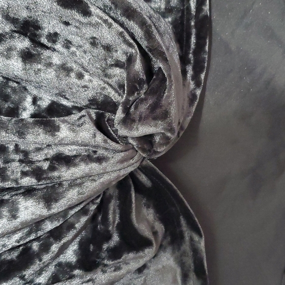 TAYLOR & SAGE​​​​​ - Picture 3 of 4